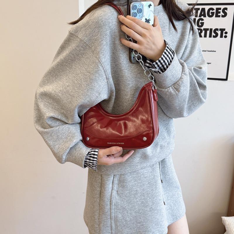 New fashion trend solid color chain shoulder armpit bag simple casual versatile portable handbag