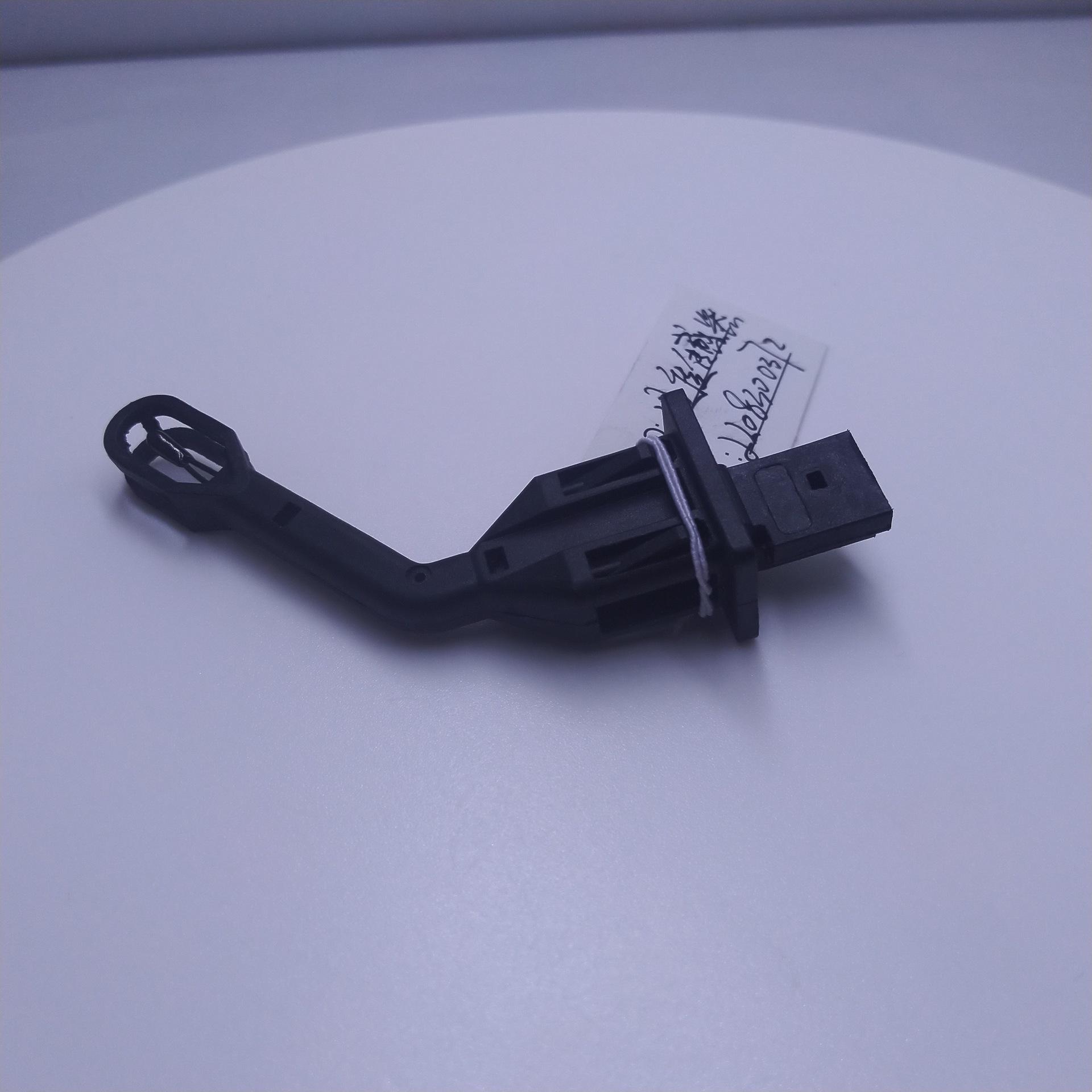 

Датчик температуры охлаждающей жидкости Mercedes-Benz W246/W204 (2208300372) Tank Full