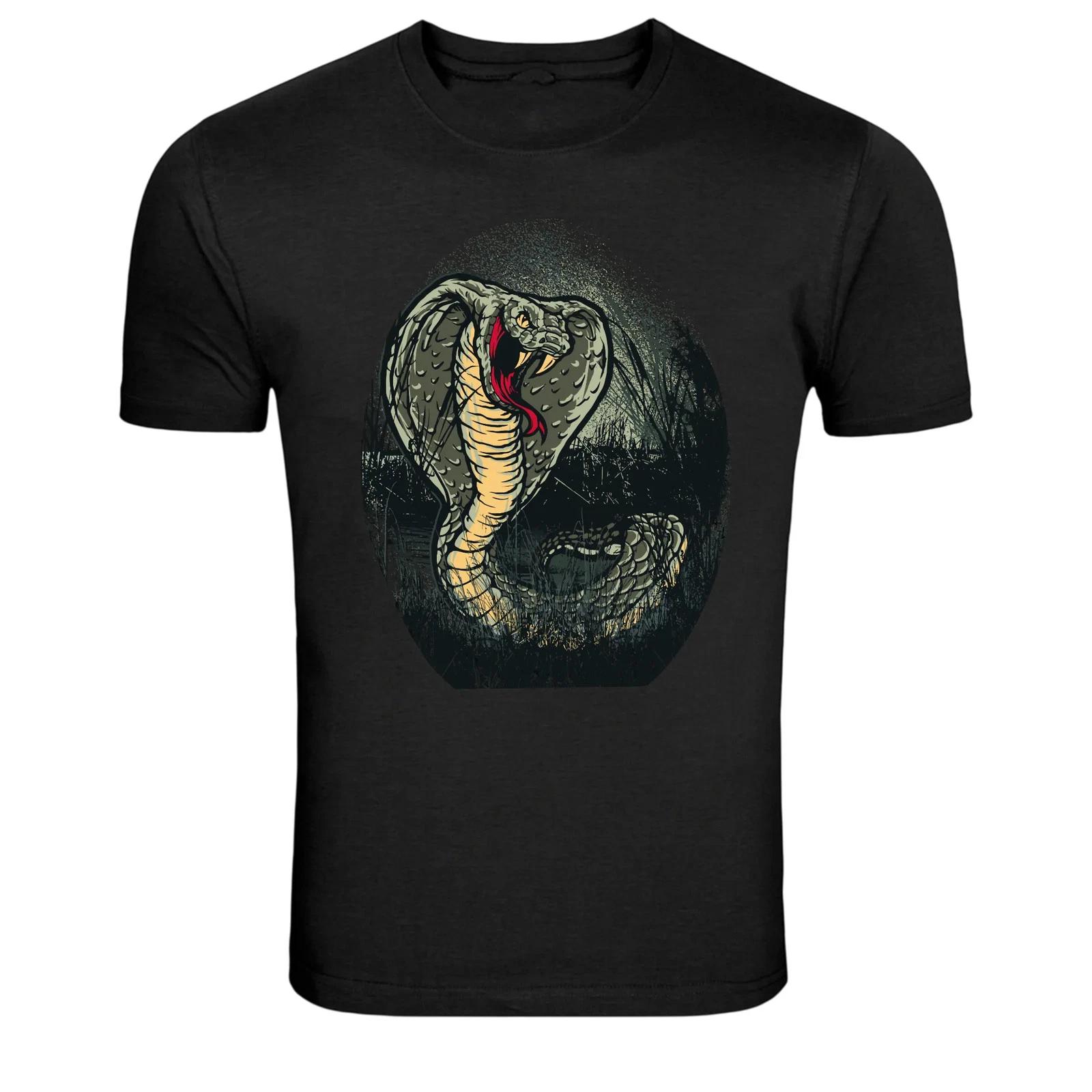 Cobra Snake Attack Dark Wildlife Graphic T-Shirt S
