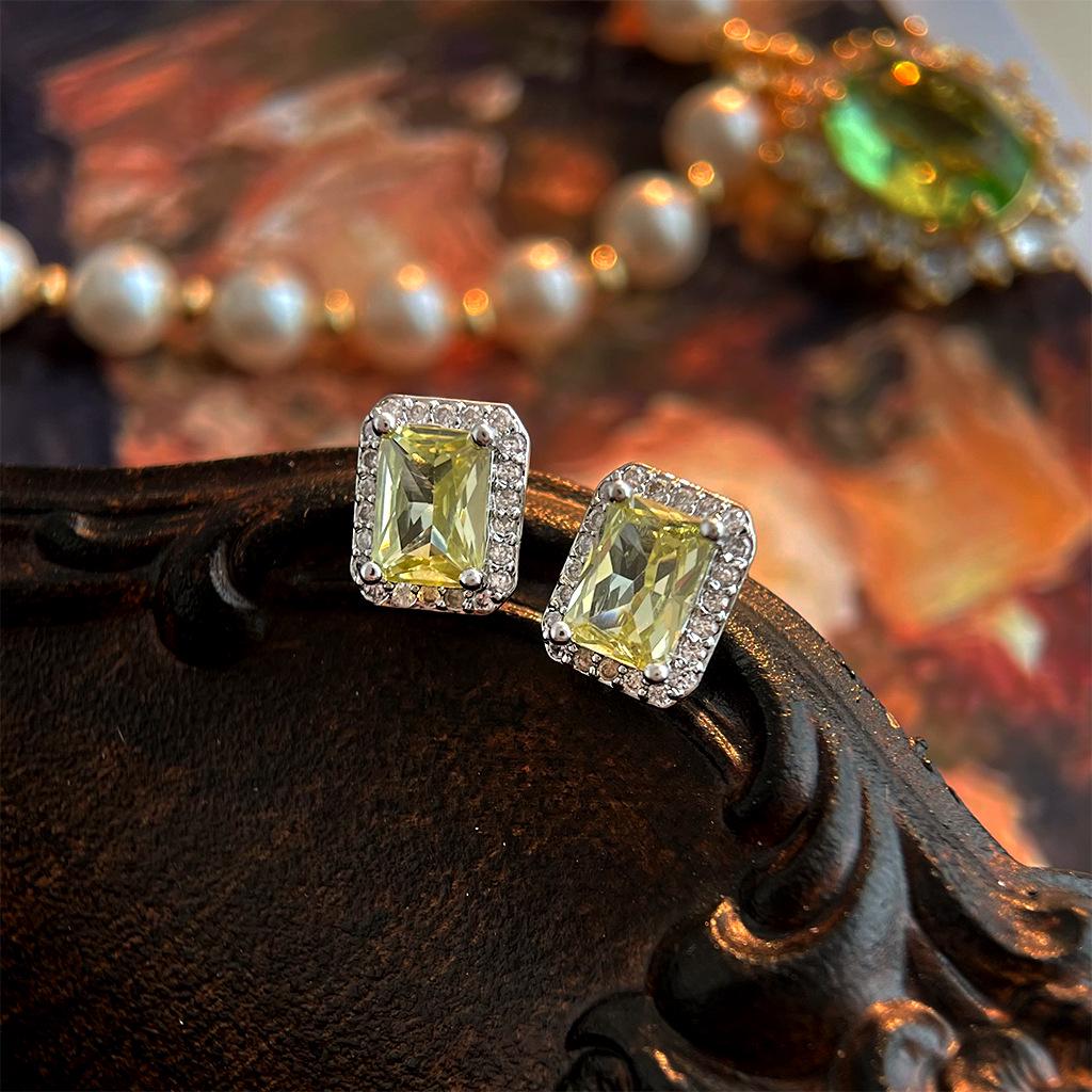 Elegant Vintage-Inspired Green Zirconia Stud Earrings Collection