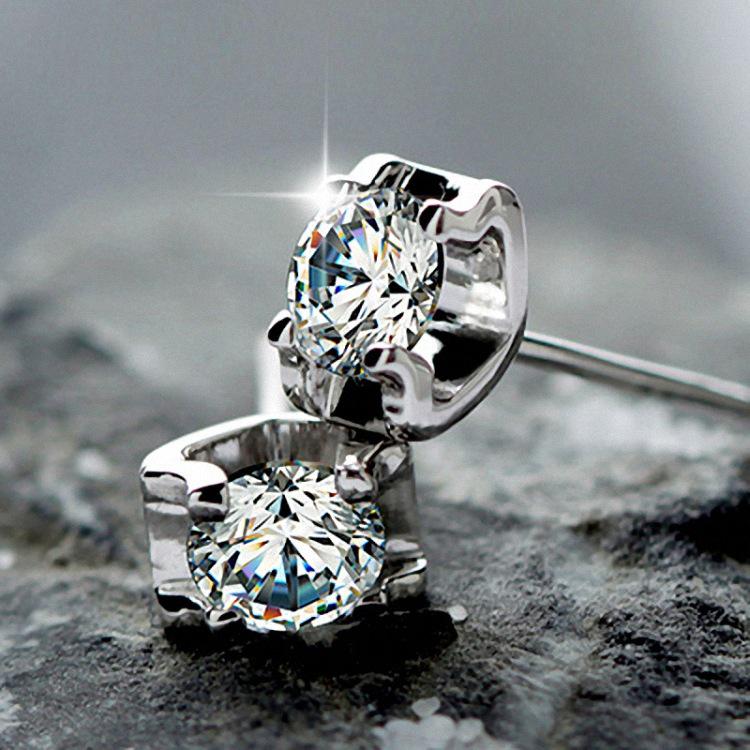Square Four-Prong Zirconia Crystal Stud Earrings - Fashionable Jewelry for Women