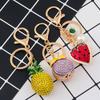 Prachtige 3D Heerlijke Strass Fruit Sleutelhanger Pitaya lychee Aardbei Ananas Sleutelhanger Hangers Dames Rugzak Sieraden Cadeau