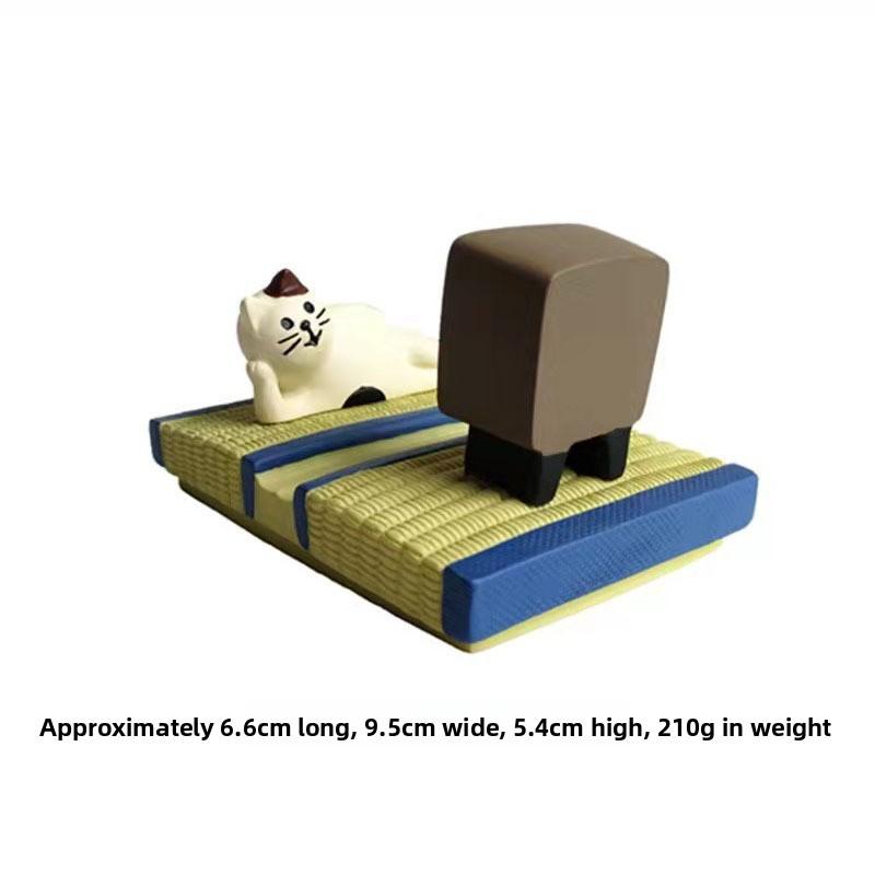 Tamamitsu Cat Resin Phone Stand With Artistic Design For Gift And Decor