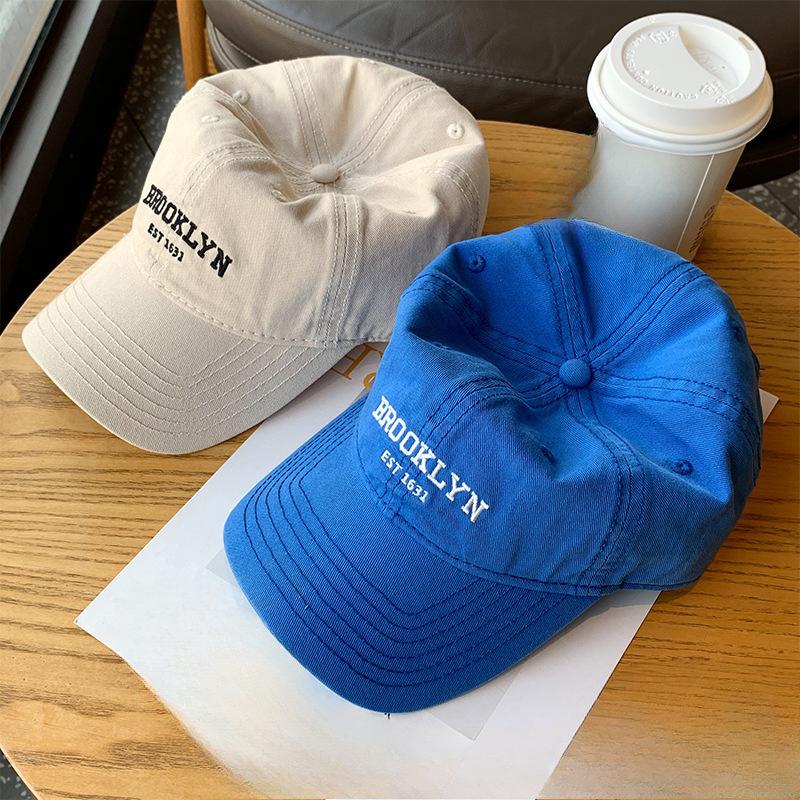 Baseball Cap Neutral Style Men and Women Can Wear Retro Soft Top Baseball Hat To Make The Face Look Small