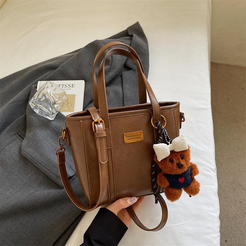 Fashion commuter large-capacity bag women's 2025 new high-value foreign fashion shoulder bag handbag women