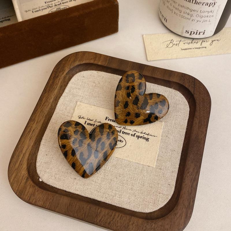Maillard Geometric Butterfly Coffee Earrings For Women  Vintage Studs Personality Drop Earrings Luxury Designer Jewelry
