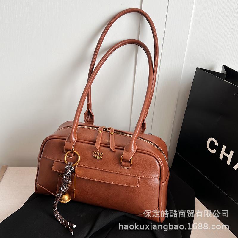 Large-capacity bag women's casual versatile 2025 new spring and summer shoulder armpit bag women's commuter pillow bag