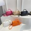 Letní nový niche design taška přes rameno dámská taška trend je nyní populární dámská crossbody malá čtvercová taška ženy