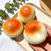 Knuspriges gedämpftes Brötchen Quetschspielzeug 6cm Essens-Fidget-Spielzeug Knisterndes Brot Squishy-Spielzeug Kinderspielzeug Geschenke