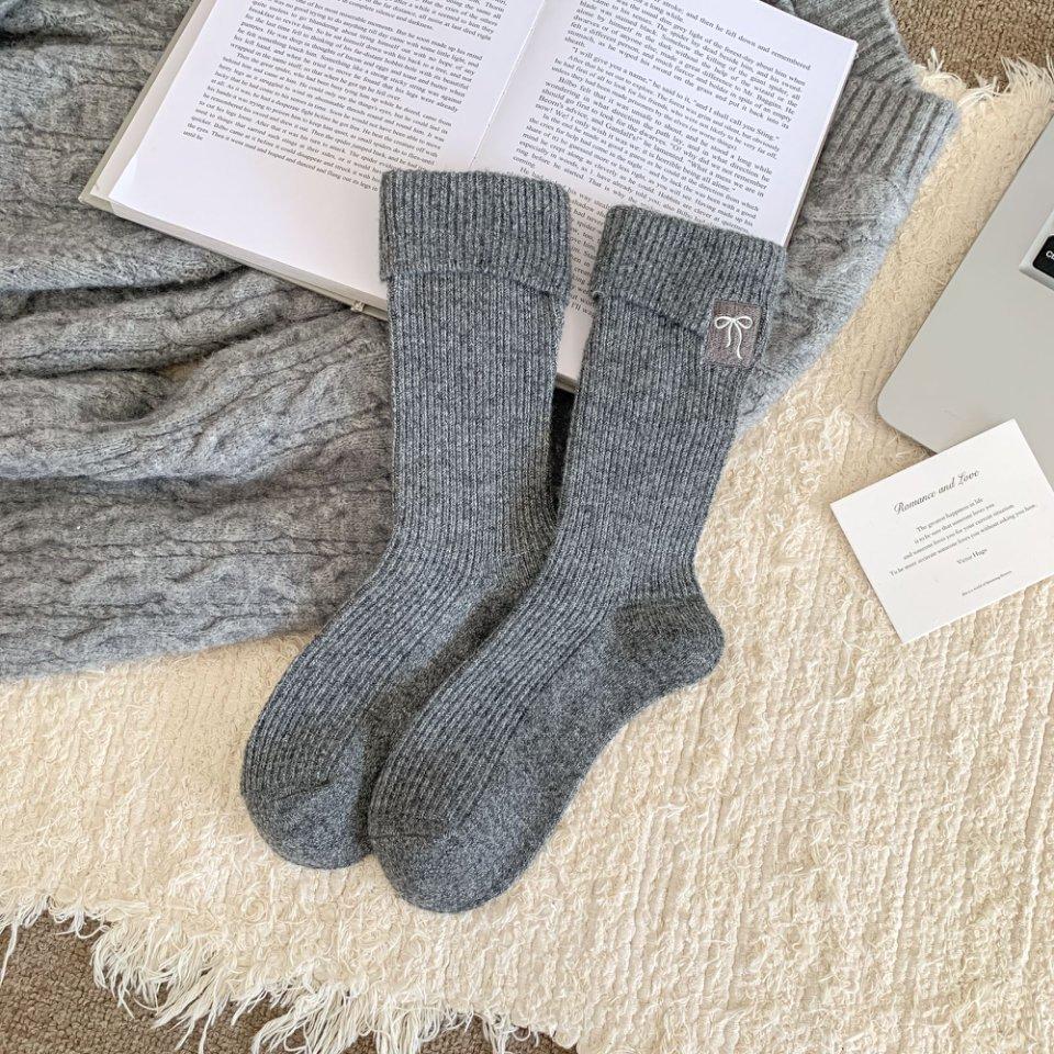 Ladies Autumn and Winter Thickened Plush Warm Love Embroidered Bow Striped Wool Medium Tube Pile Socks