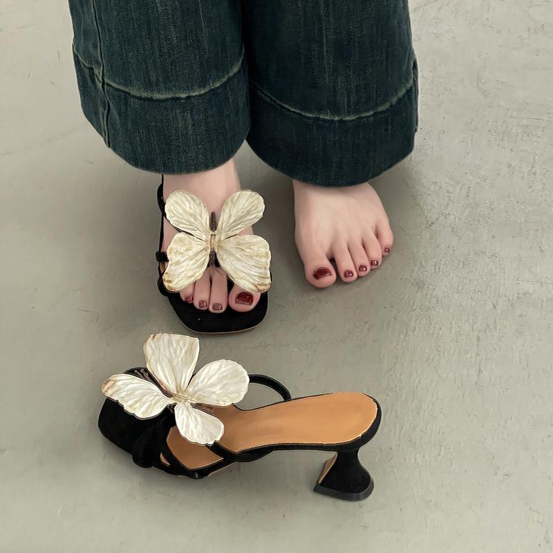 Weird aesthetics niche design butterfly one-word high-heeled slippers 2025 spring and summer temperament thick heel outer wear cool slippers