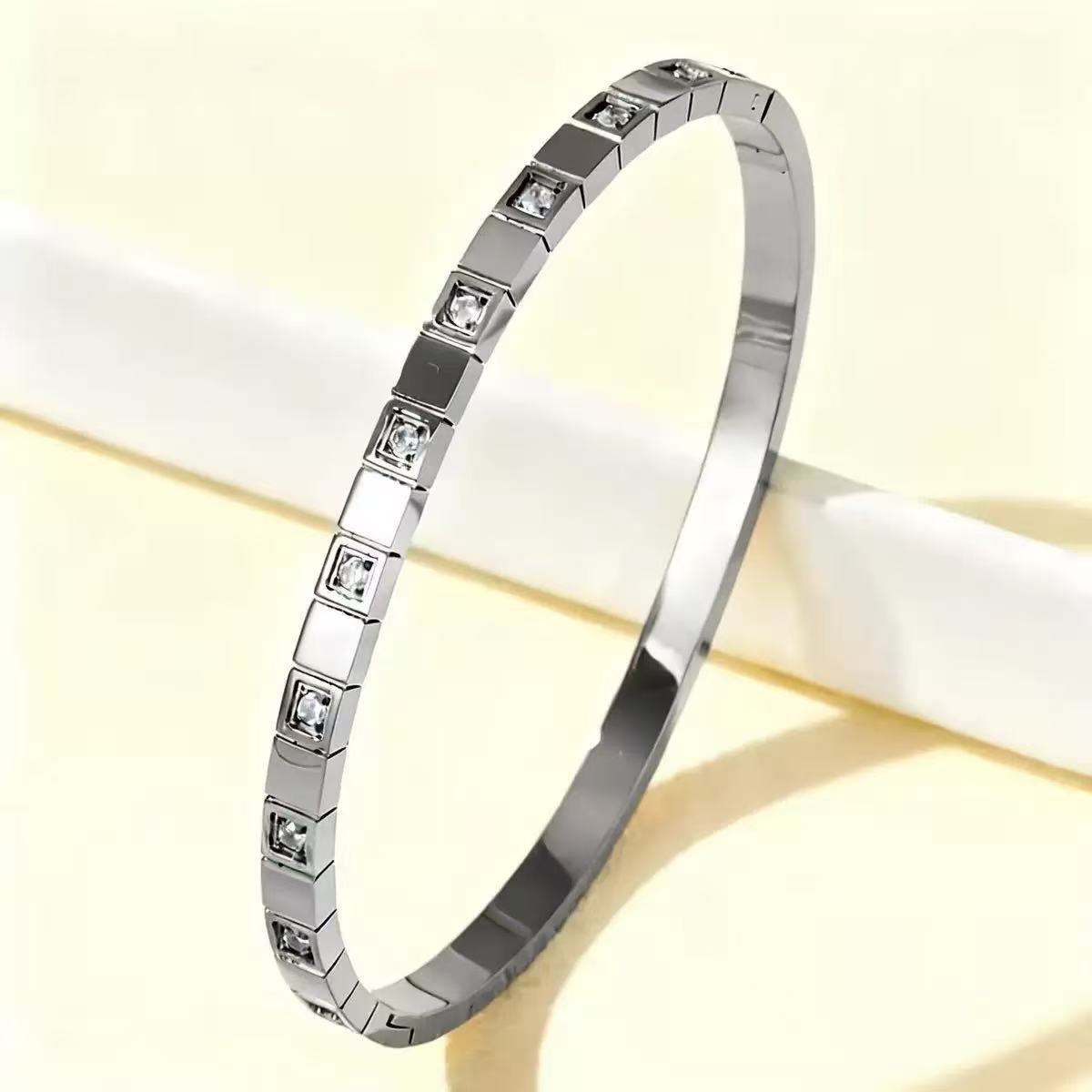 Luxury Anti-Tarnish Zirconia Titanium Stainless Steel Bracelets Gold Plated Trendy Geometric Design Women Fashion Charm Bangle 17.5cm&Stainless Steel
