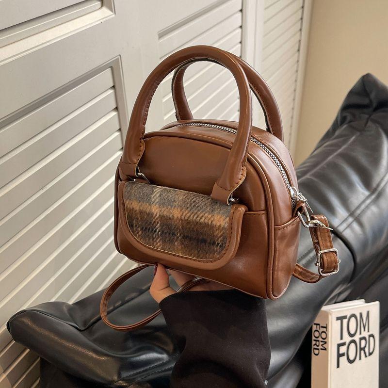 

Portable plaid bag Autumn and winter women 2025 new trendy retro bowling bag Versatile single shoulder messenger small square bag