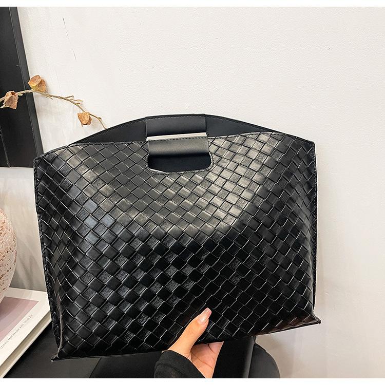 

Large capacity bag women s high-end sense retro woven envelope bag fashion tote bag commuter handbag women s bag чёрный