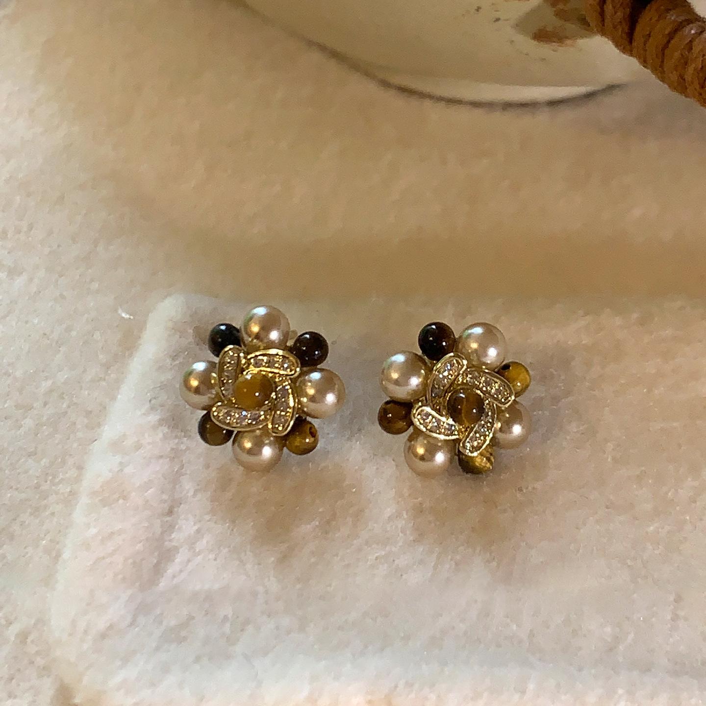 K real gold electroplated zircon pearl flower earrings retro simple fashion stud earrings light luxury high-end earrings women