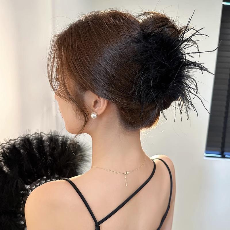 Shark Clip Autumn and Winter Feather Grab Clip High-end Ostrich Hair Hairpin Back Head Hair Hair Grab Super Fairy Headdress