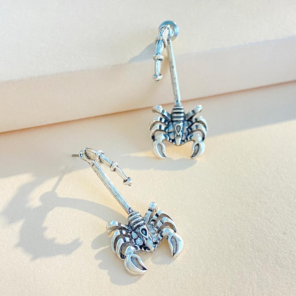 High-quality 2026 Jewelry, Punk Dark Scorpion Contour Stud Earrings, Sweet and Cool Personality Animal Scorpion Ear Bone Clip Ear Hanging
