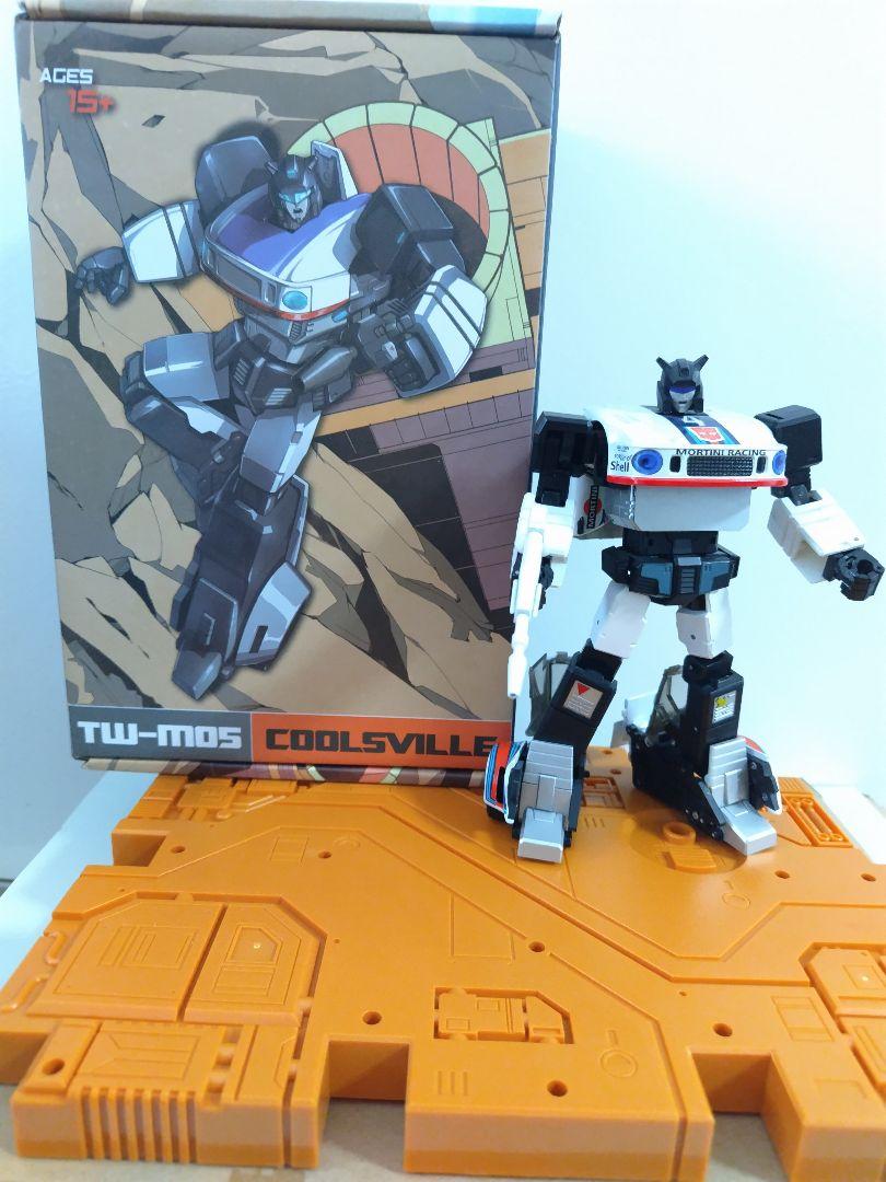 

[Б/У] ToyWorld TW-MO5 COOLSVILLE Бонус для первого покупателя + кастомные детали