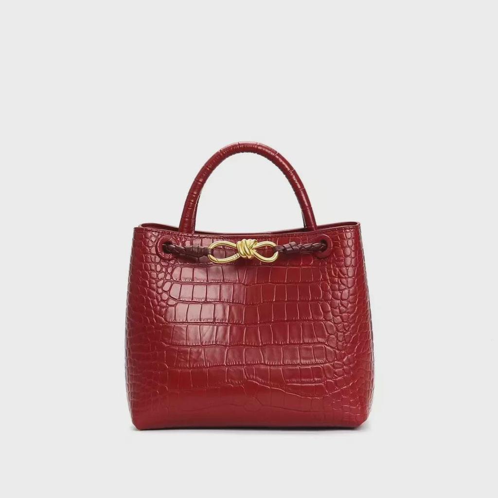 Premium Cowhide Shoulder Bag - 2024 Large Crocodile Pattern Handbag, Versatile Women's Tote