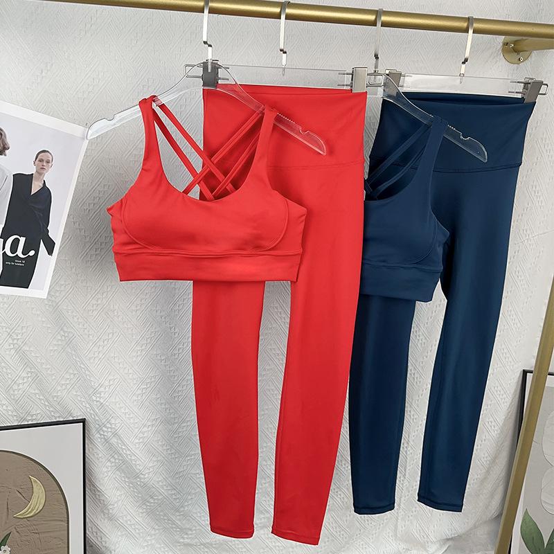 

Two-Piece Yoga Set: Beautiful Back Sports Bra & High Waist Hip Lift Pants XL