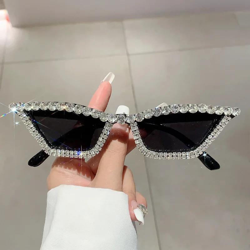 Vintage  Designer Cat Eye Diamond Sunglasses ladies For Female Luxury Sun Glasses Punk Popular Rhinestone Crystal Shades UV