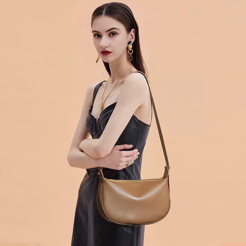 Portable Leather Premium Shoulder Bag Cowhide Exquisite Messenger Bag Commuter Versatile Underarm Bag Women's Dumpling Bag