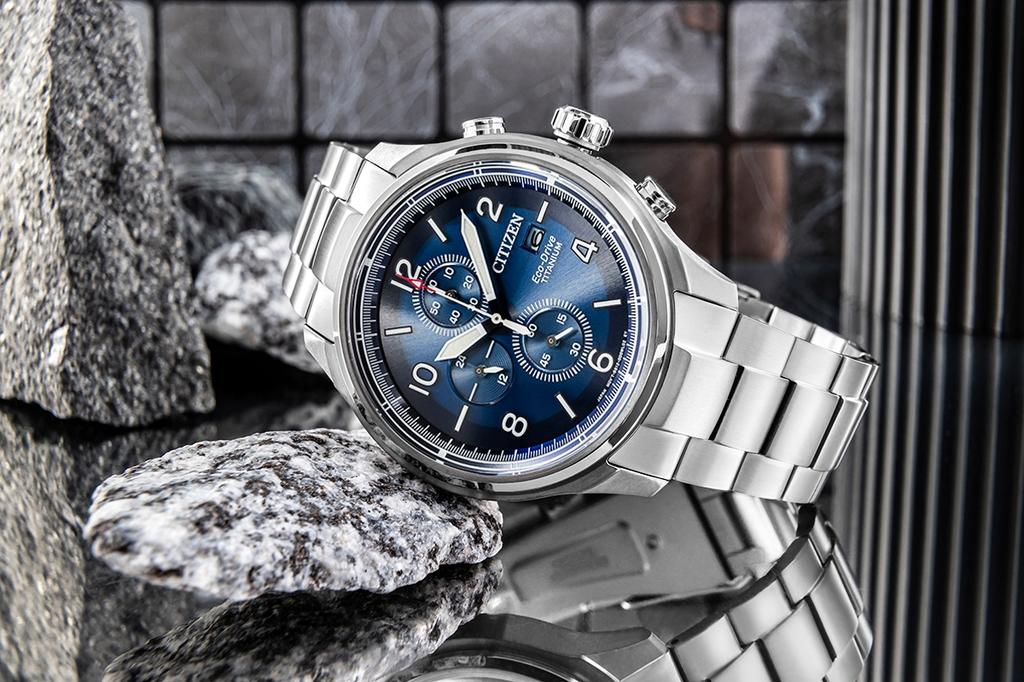 Pánské hodinky CITIZEN Super Titanium Eco-Drive CA0810-88L + KRABIČKA
