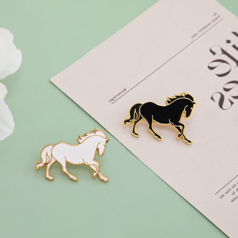 Zodiac Horse Brooch Cute Animal Style Badge Student Jewelry Pendant Accessories