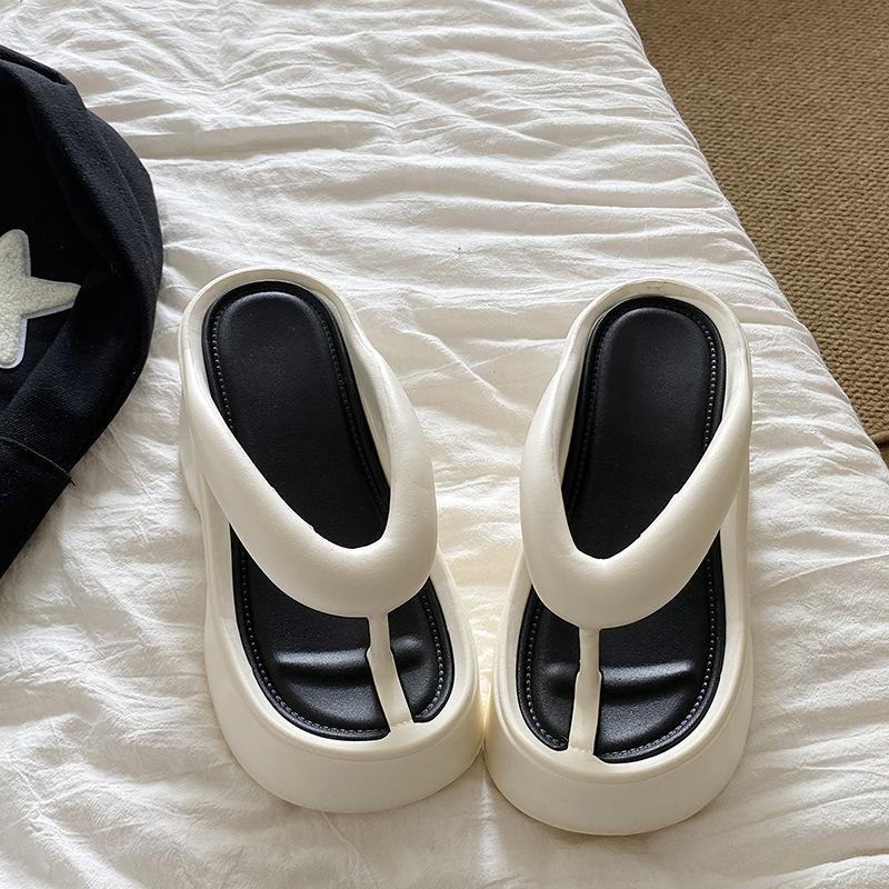 EVA thick-bottomed high-heeled flip-flops for women's summer wear fashion, small people increase their height beach pinch feet cool slippers