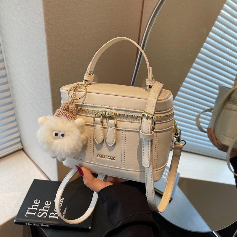 Spring and summer popular bags women's new versatile messenger bags fashionable portable box bags