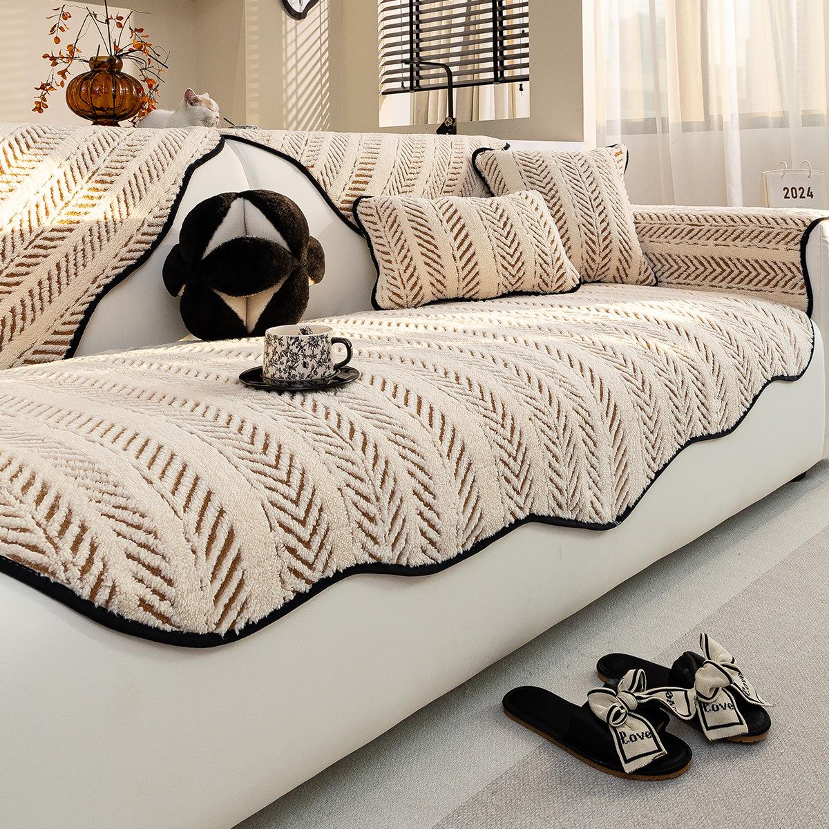 

New Plush Sofa Cushion Special-Shaped Irregular Non-Slip Seat Cushion Light Luxury High-End Straight Row Sofa Cover 70*70cm