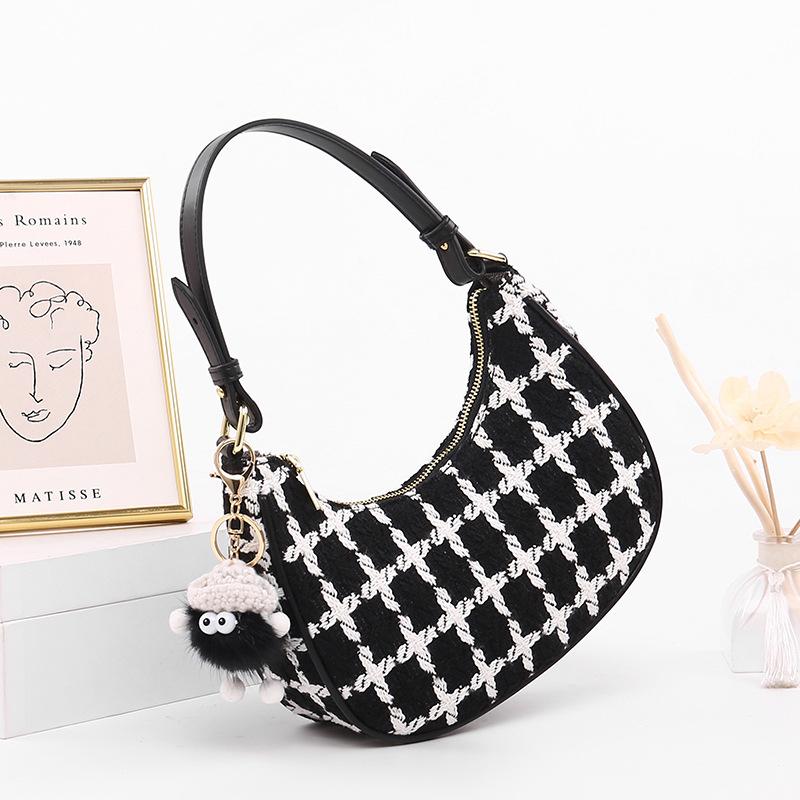 Niche Design Fashion Plaid Messenger Bag Women'S Tide Versatile Dumpling Bag Shoulder Bag