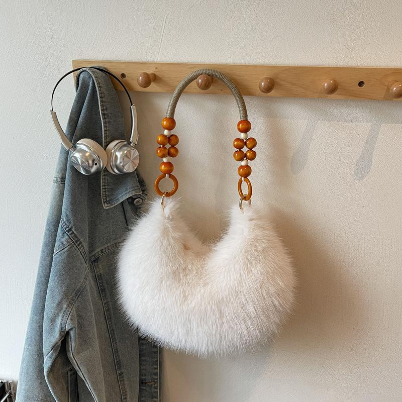 Plush bag women's 2025 autumn new trendy Chinese fashion shoulder bag large capacity commuter armpit bag