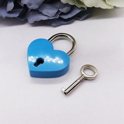 Geschenk Gepäck Hochzeit mit Schlüssel Reise Herzform Liebesherz Schloss Beschläge Vorhängeschlösser Schlösser