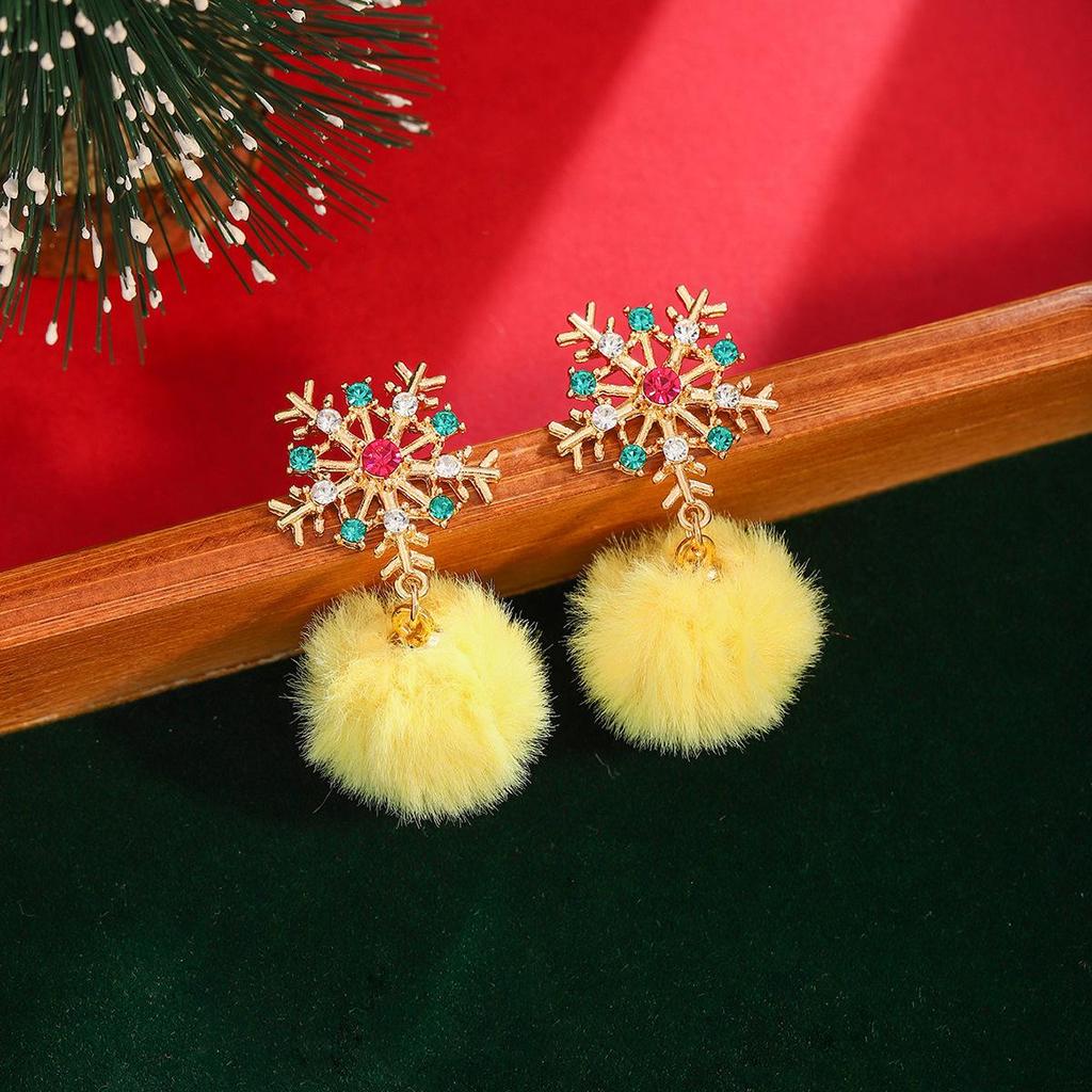 Festliche Schneeflocken-Ohrringe mit eingelegten Diamanten & Pompon-Anhänger