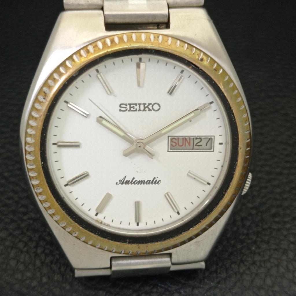 GENUINE VINTAGE SEIKO AUTOMATIC JAPAN 7009A MENS WHITE DIAL WATCH a702467-5 R124-a702467