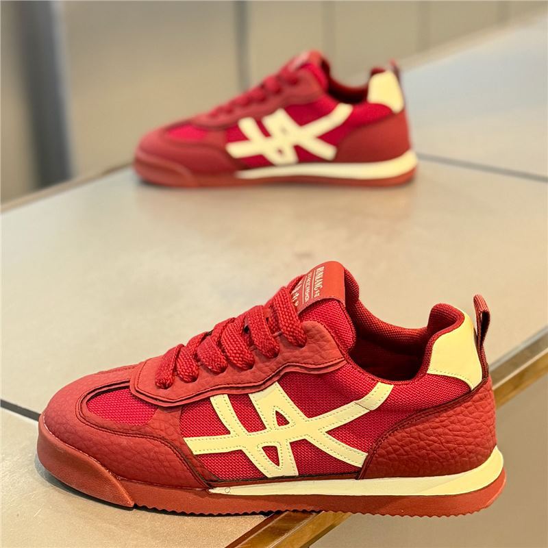 Spring new daily simple board shoes soft sole single shoes light leather surface light Forrest Gump shoes