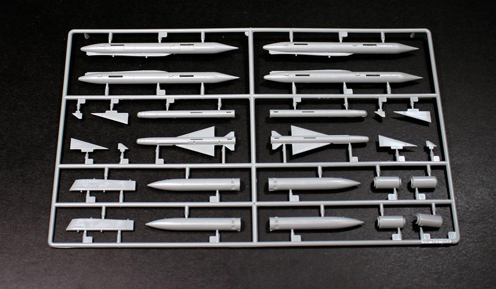 Kinetic 1/48 Mirage IIIEBR/IIIEA/5 South America Plastic Model