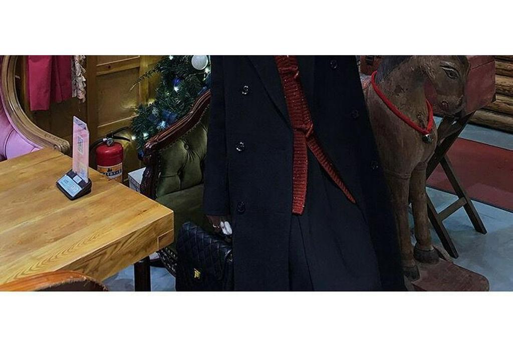 Hepburn-Style Women's Woolen Coat: Loose, Mid-Length, Thickened Black Winter Outerwear