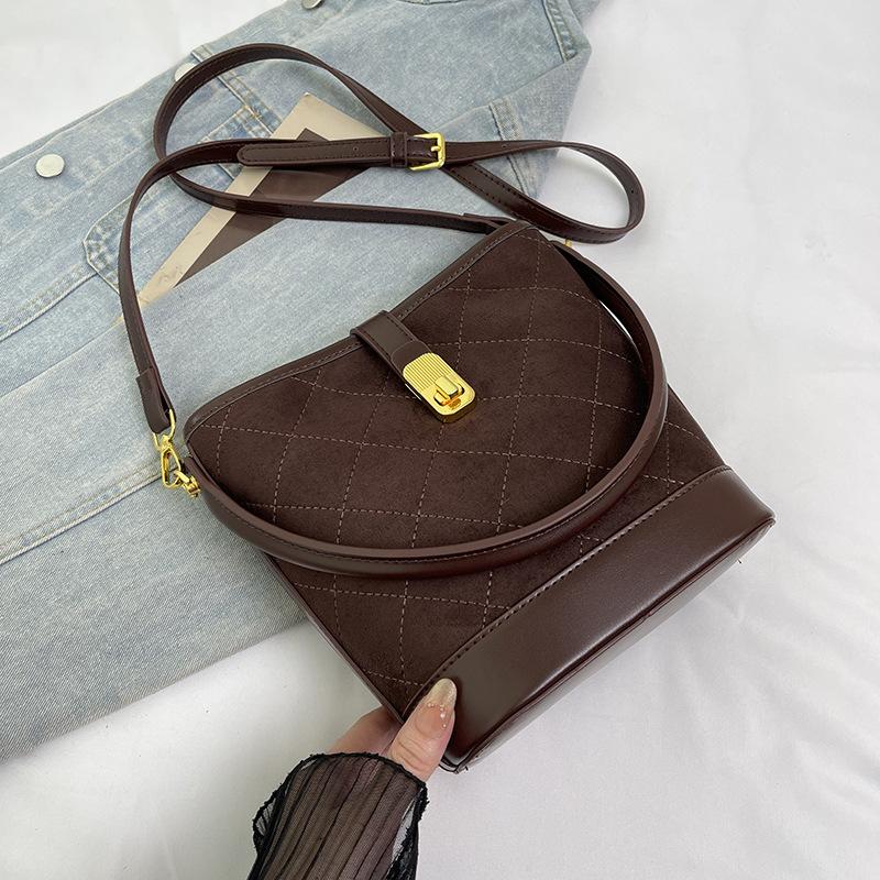 Popular Small Bag Women's Autumn and Winter New Matte Retro Messenger Bag Portable Bucket Bag