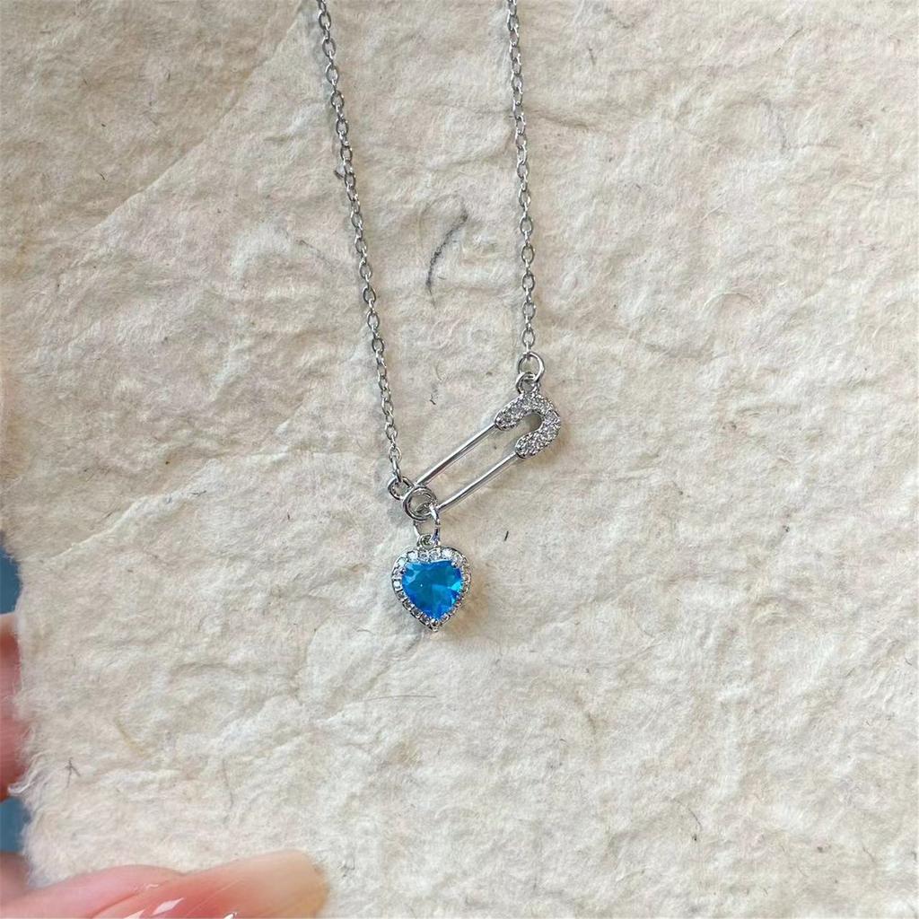 Collier Pendentif Cœur Exagéré Collier Épingle de Sûreté Texture Alliage Bijoux Mode et Tendance Adapté aux Femmes