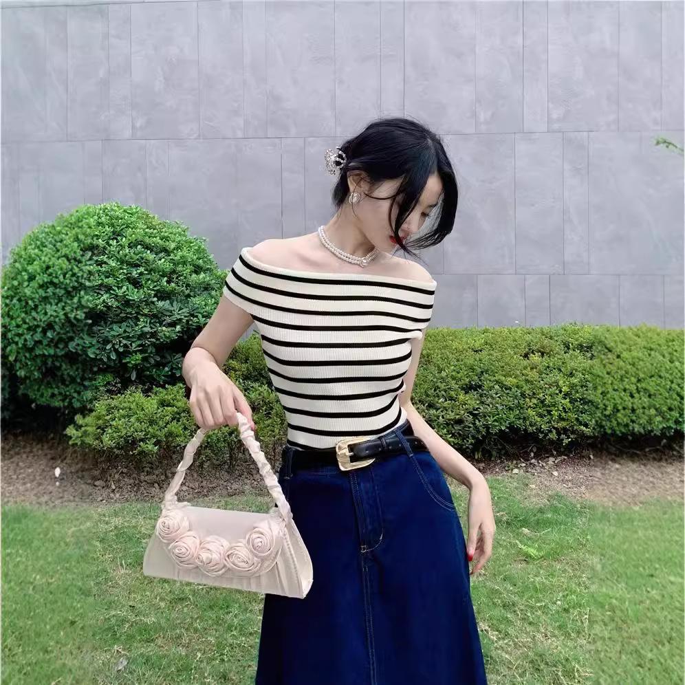 Jesienny Francuski Retro Pasiasty Top Bez Rękawów Odkrywający Ramiona Modelujący Sylwetkę