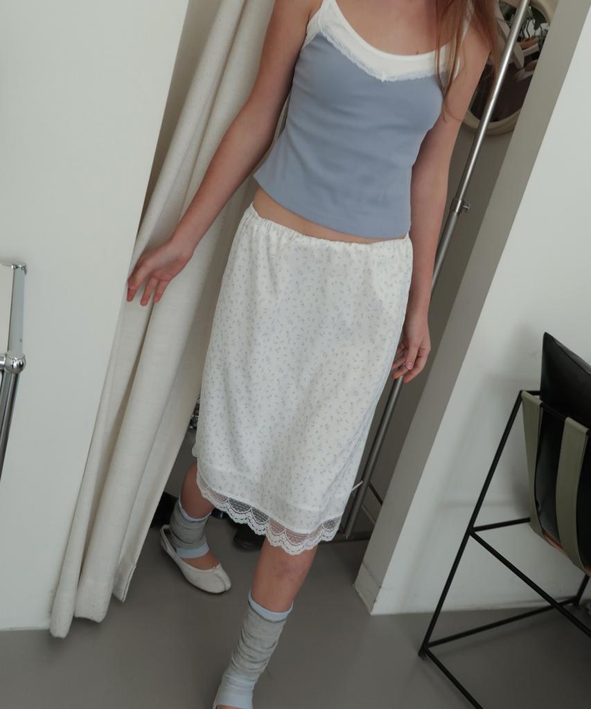 Munish Lace Flower Skirt (Cream)