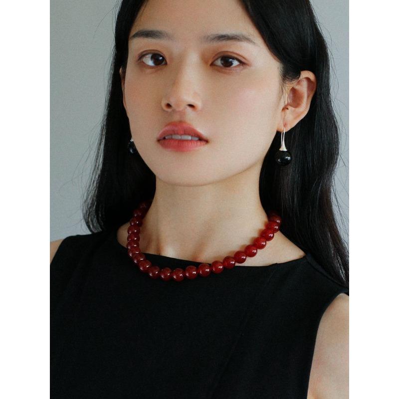 GEMCHIC Women's Vintage Red Agate Beaded Necklace Simple Geometric Collarbone Chain Statement Jewelry