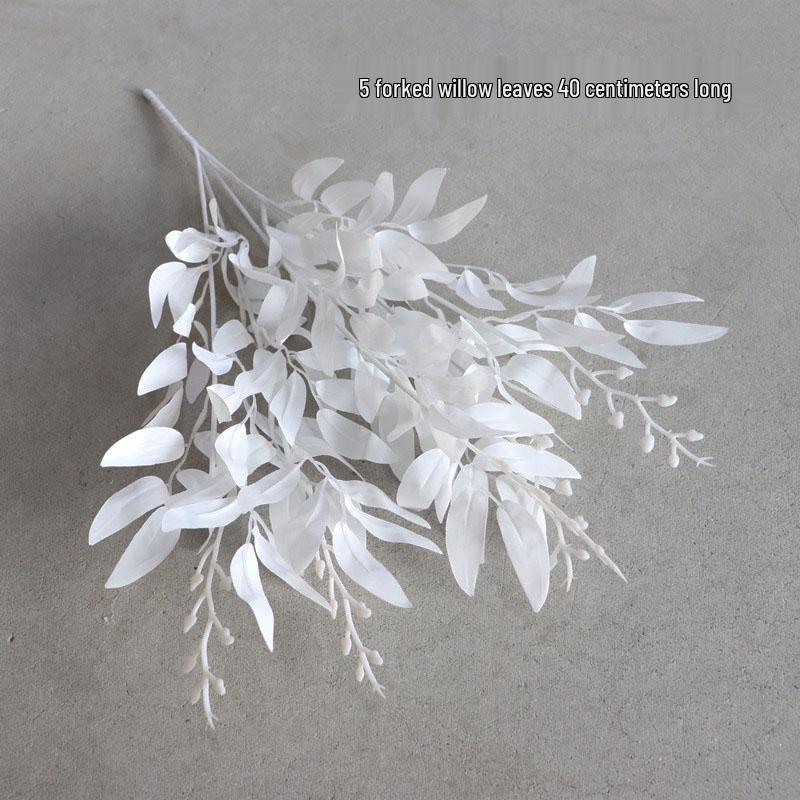 Weiße Hochzeitskapelle Decke Seidenblumen-Dekoration & Gangläufer