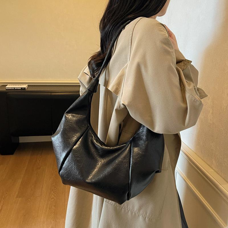 Large-capacity Bag Women's 2025 New Autumn and Winter High-end Commuting Shoulder Bag Exquisite Messenger Dumpling Bag