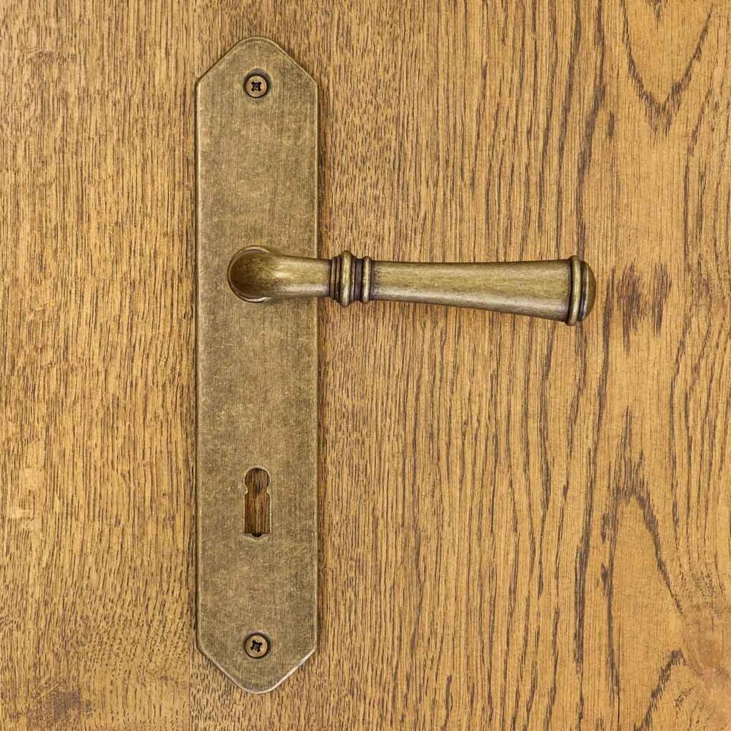 HAMILTON Door Handle with Key Plate 90mm ANTIQUE GOLD