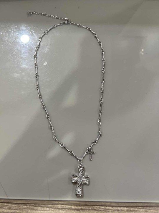 Vintage diamond-encrusted round cross round bead necklace women s French light luxury collarbone chain niche design sweater chain women