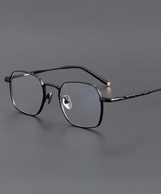 Lingkeonpeuleim 812 Ip Titanium Eyeglass Frame Black