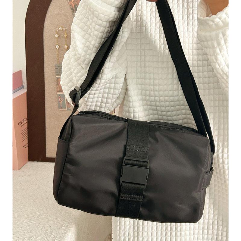 

Повседневная нейлоновая сумка-тоут для женского спортивного стиля Ins, универсальная спортивная сумка, сумка через плечо one size fits all чёрный